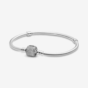 Vòng Tay Bạc Pandora Moments Khóa Trụ Đính Đá