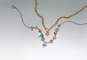 Alternative view of Charm Pandora Moments Mạ Vàng 14K Hình Trái Tim Và Ngôi Sao