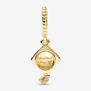 Charm Pandora Moments Mạ Vàng 14k Nón Tốt Nghiệp