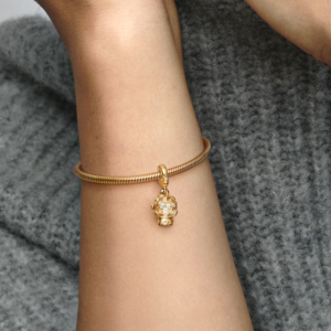 Alternative view of Charm Treo Pandora Moments Mạ Vàng 14K Quả Cầu Tuyết